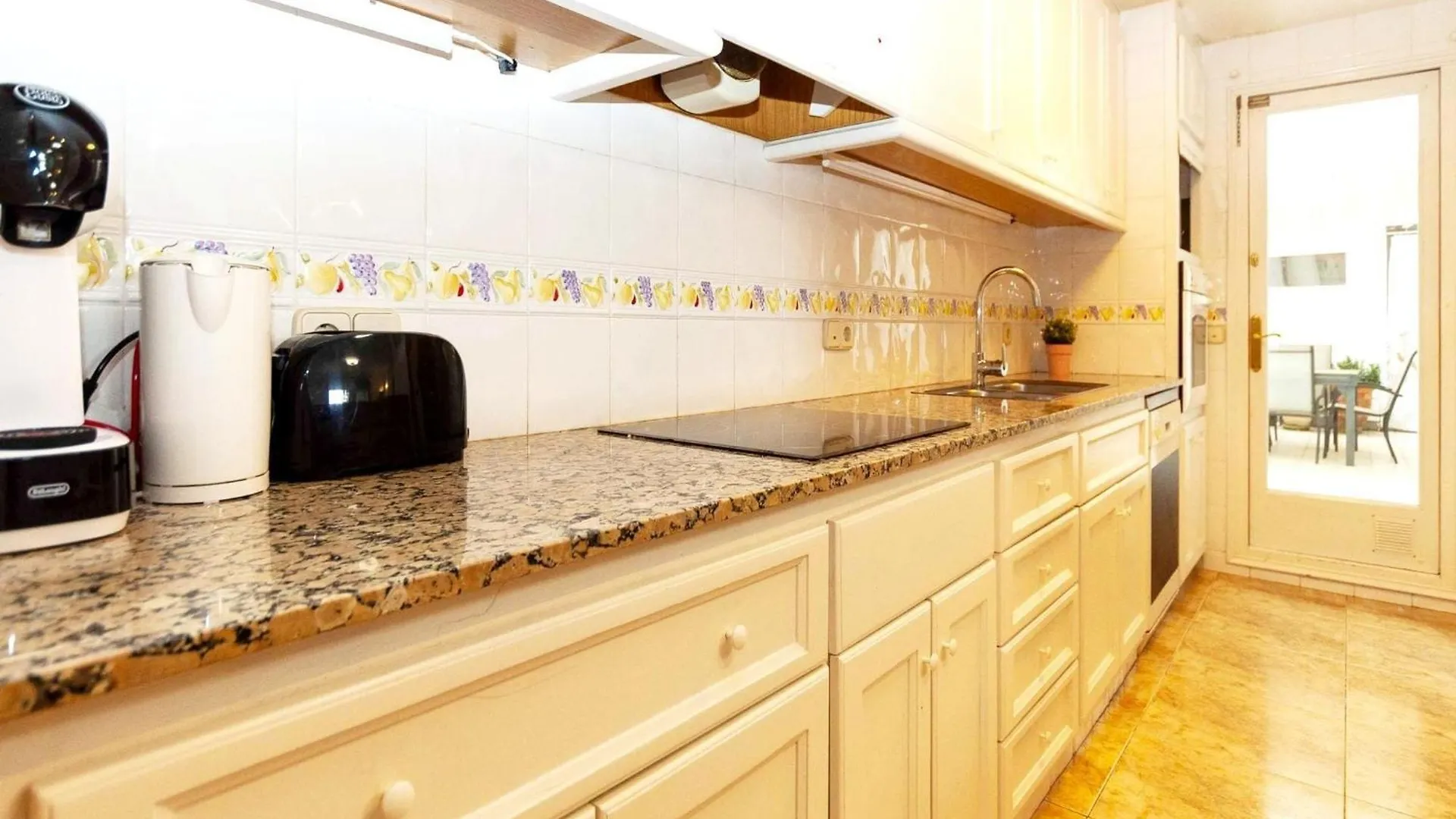 Spacious Apartment In The Heart Of Roses 0*,  Hiszpania