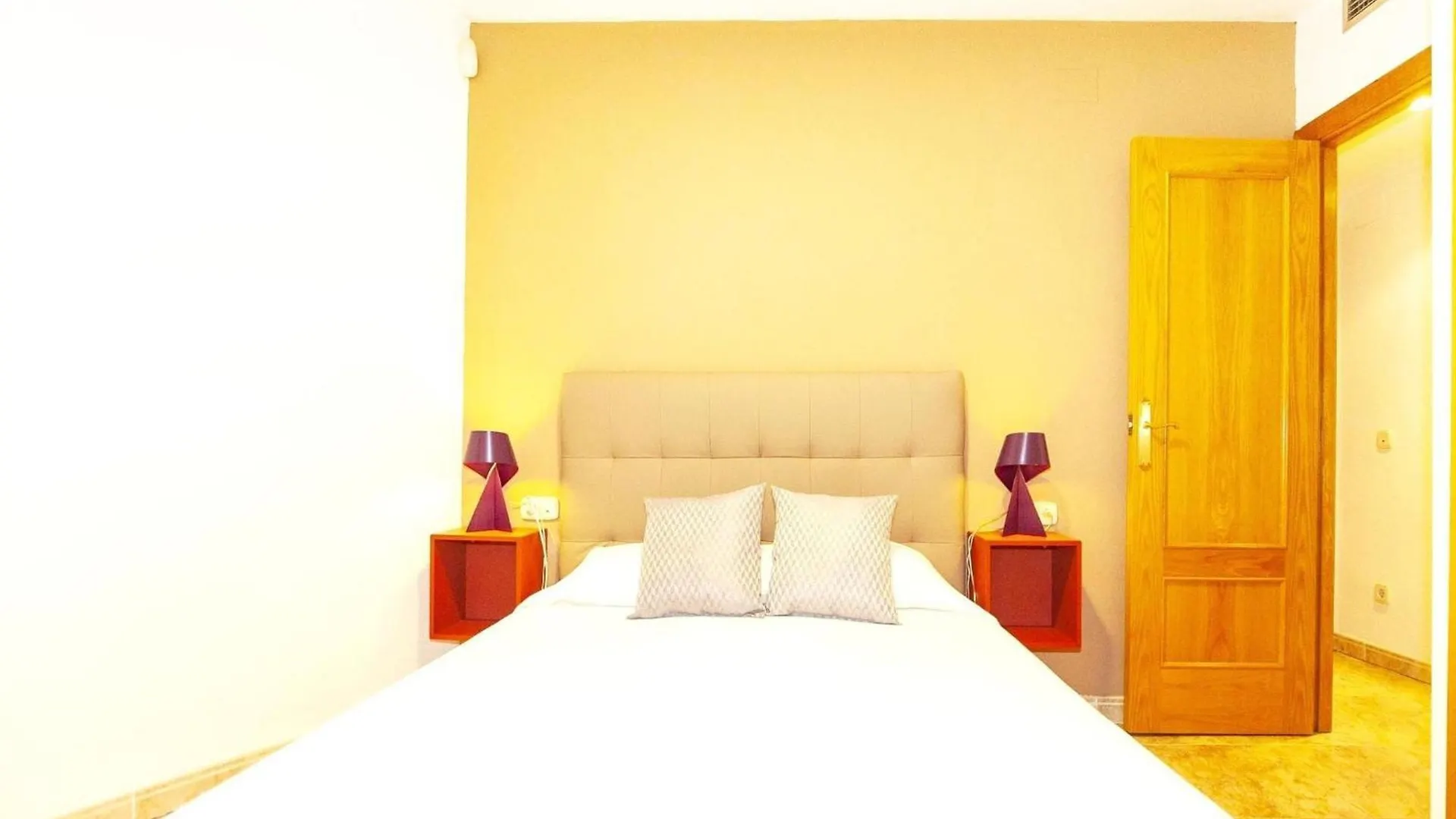 Spacious Apartment In The Heart Of Roses